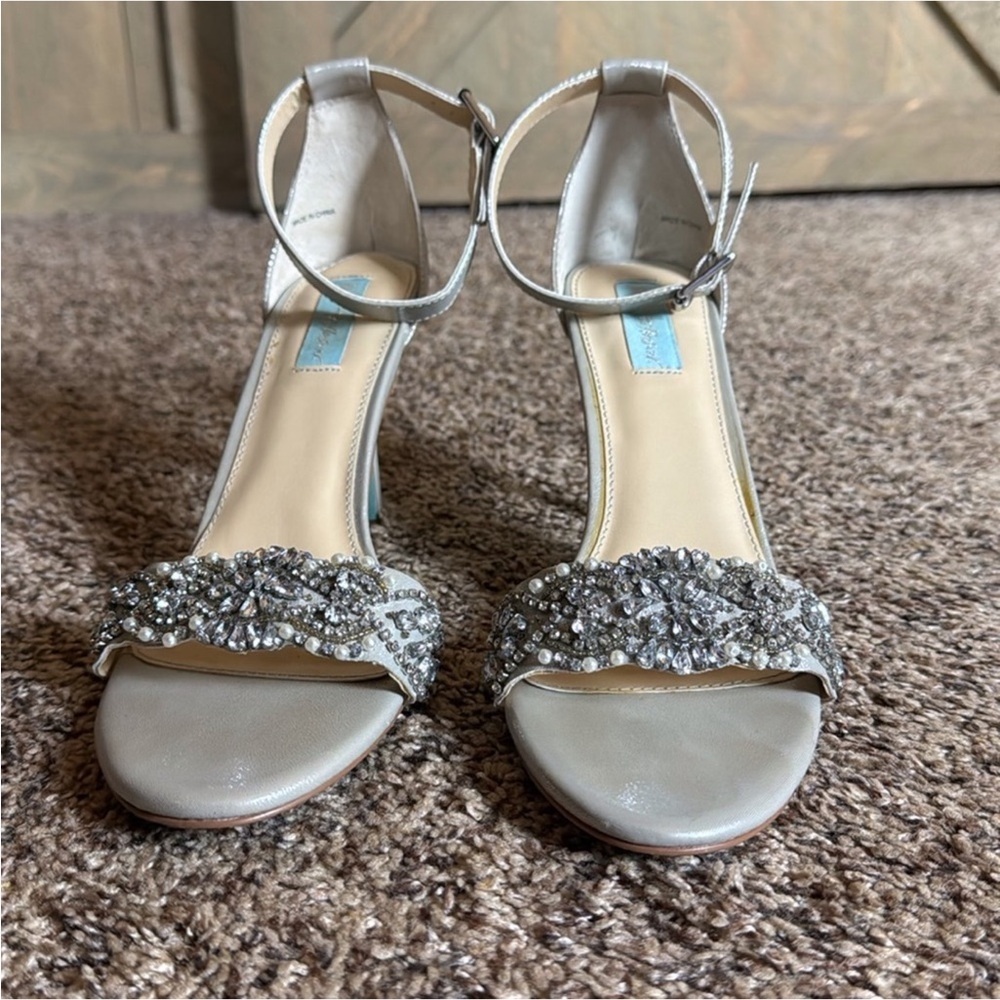 Blue by Betsey Johnson Gina Silver rhinestone Embellished Heels Size 11 - Picture 4 of 14